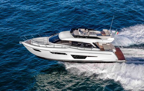 Ferretti 500 running