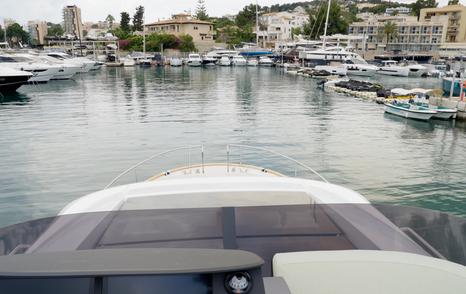 Nimbus-495-Flybridge-Review-coming-into-marina