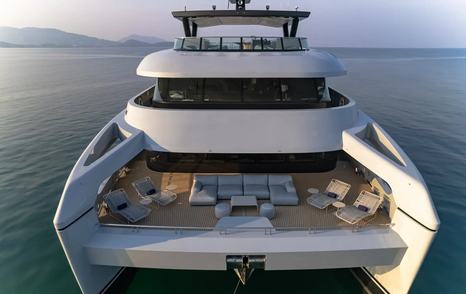 Catamaran SpaceCat's foredeck