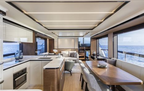 Absolute Navetta 68 deck salon