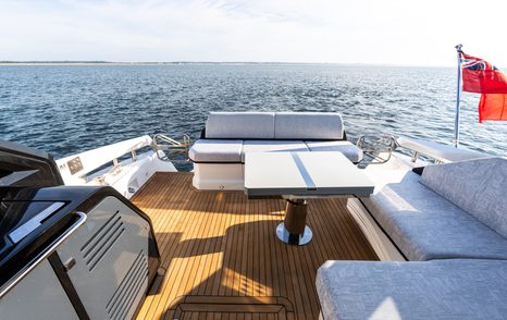 Sunseeker-Predator-55-Review-cockpit