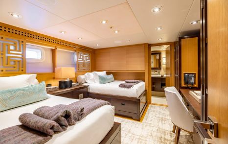 Superyacht Rochade twin room