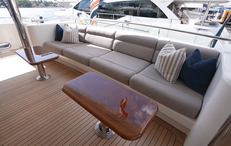 Westport-W130-Review-cockpit-seating