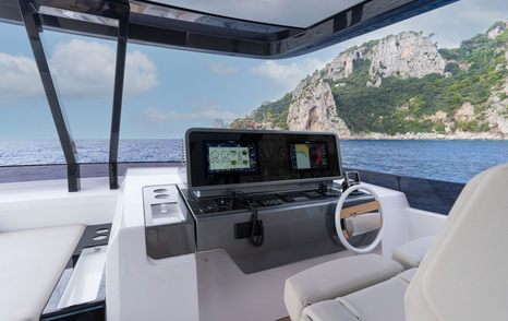 Ferretti 860 upper helm  