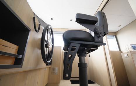 Outer-Reef-Yachts-780-Adventure-Review-helm-chair