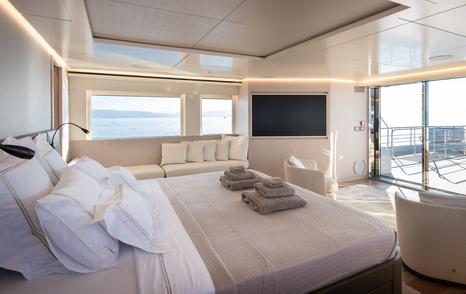Numarine 40MXP Superyacht cabin