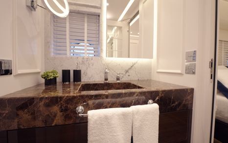 Picchiotti-Gentlemans-24-Review-owner-ensuite