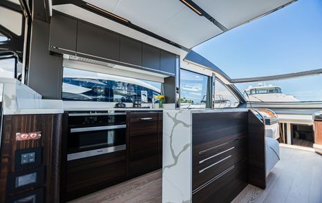 sunseeker-predator-65-galley 