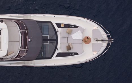 Prestige-F5.7-overhead-foredeck