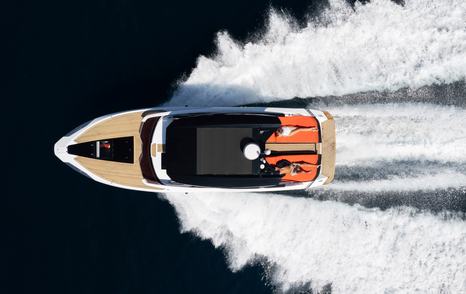 Dominator-Midi-Ilumen-M35-overhead-running