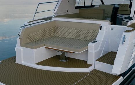 Aquador-400HT-Review-aft-deck-seating-sunpad