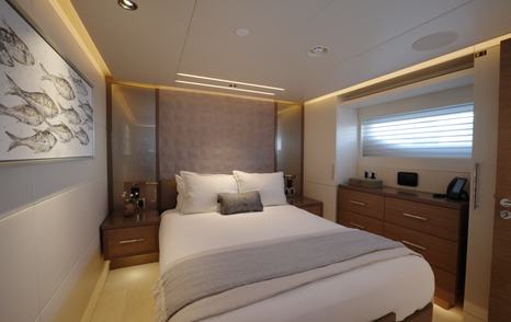 Westport-W117-Review-double-cabin-beige