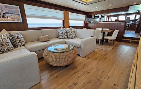 Outer Reef 830 Classic yacht interior salon