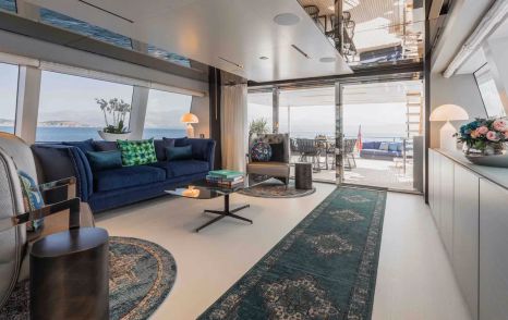 Superyacht Renewal 3 skylounge