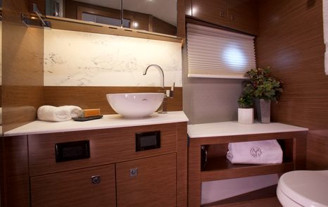 Cruisers 46 Cantius ensuite