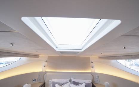 Overhead skylight inside the Galeon 620 Fly VIP cabin.