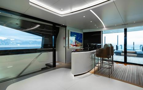 Tankoa-T580-Diamond-Binta-Review-upper-deck-sky-lounge-and-bar-area