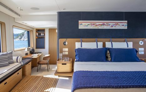 Motor yacht Numero Dix master cabin