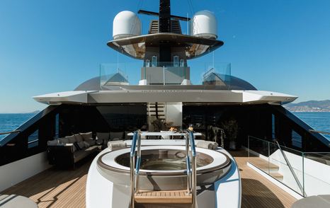 Casino-Royale-jacuzzi-upper-aft-deck