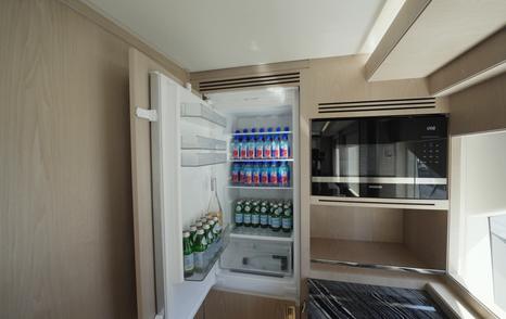 Gulf-Craft-Majesty-140-Review-bridge-deck-bar-fridge