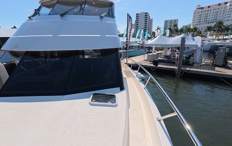 Maritimo M50 foredeck and enclosed flybridge exterior profile from forward view