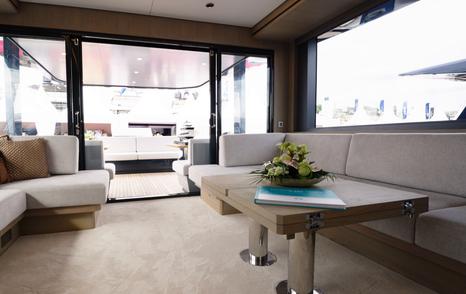 Outer-Reef-Yachts-780-Adventure-Review-saloon-table