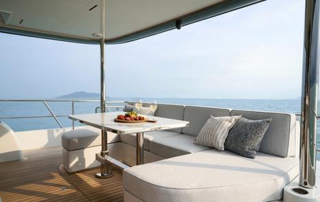 CL Yachts CLB65 SUV Motor Yacht aft deck U-shaped seating 