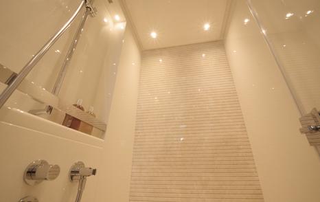 Sanlorenzo-SX76-Review-owner-cabin-ensuite-shower