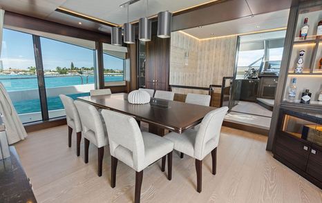Motor yacht Dolce Far Niente main saloon dining area