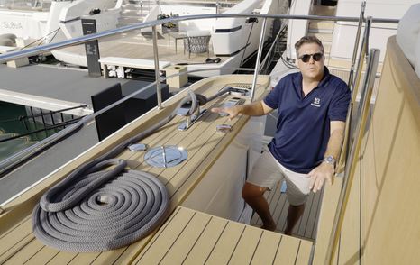 Sanlorenzo SHE side deck with concealed cleats and deck fittings