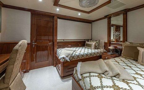 Superyacht Silver Lining's twin room