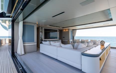 Mangusta-Oceano-44-upper-lounge-open-windows