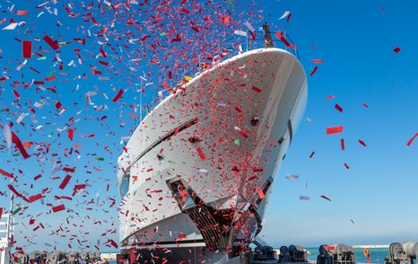 motor yacht DRAGON launch confetti