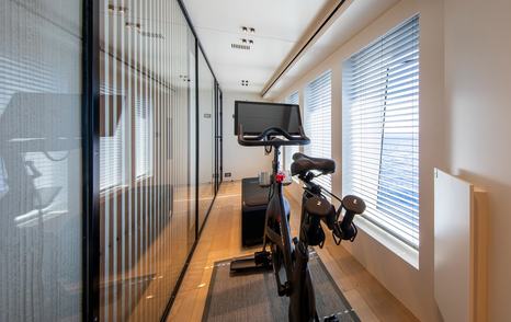 Superyacht Oscar's indoor gym 