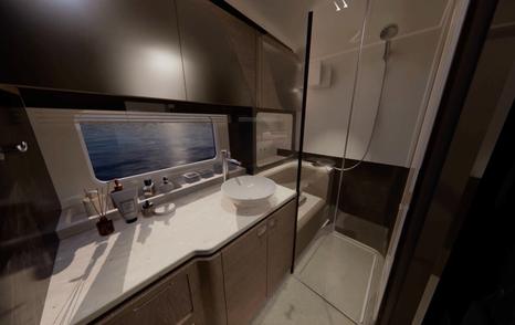 Galeon-435-GTO-bathroom