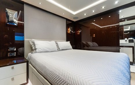 Superyacht Out Of The Blue guest cabin