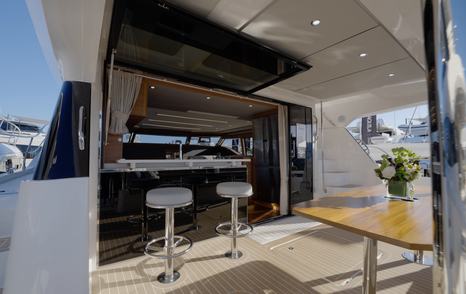 Aquila-46-Yacht-Review-cockpit-bar