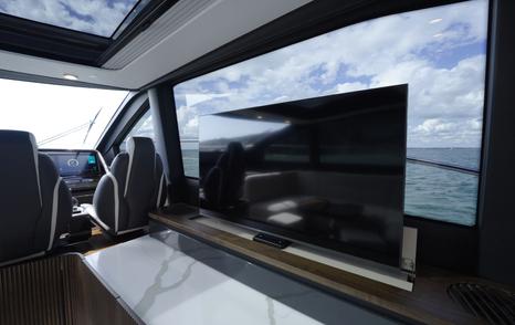 Fairline Targa 58 GTO saloon television raised opposite the seating