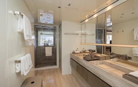 Motor Yacht MOCEAN II ensuite