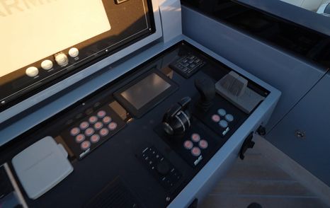 AB-120-Review-sundeck-control-panel