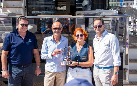 Kevin Bodington and Jack Haines at the YachtBuyer Hall of Fame Trophy handover for the Absolute Navetta 75 