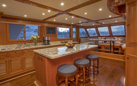 Motor Yacht Insignia interior bar area