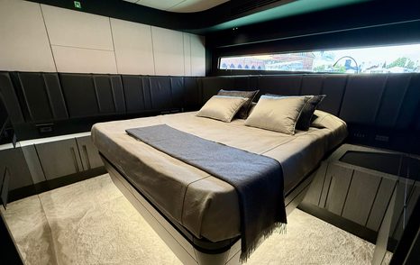 Pershing-GTX70-Review-VIP-cabin