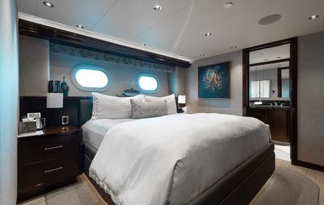 Superyacht Figaro's VIP room