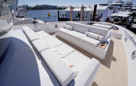 Pardo-E72-Review-foredeck-seating