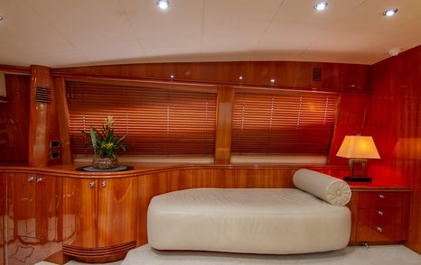 Motor Yacht #OMG master cabin chaise lounge