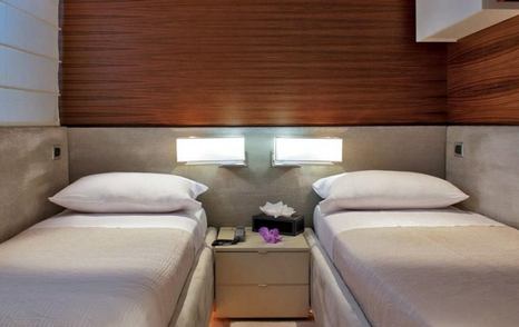 Motor Yacht Tropicana twin room