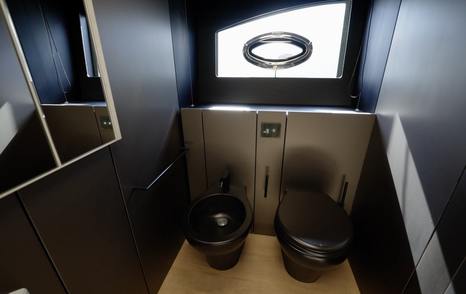 Pershing-GTX70-Review-owner-ensuite-toilet-area