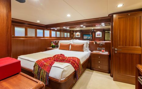 guest cabin on superyacht my aurora