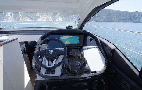 Helm station on the Fairline Targa 47 GT with twin Garmin displays and Volvo Penta IPS controls